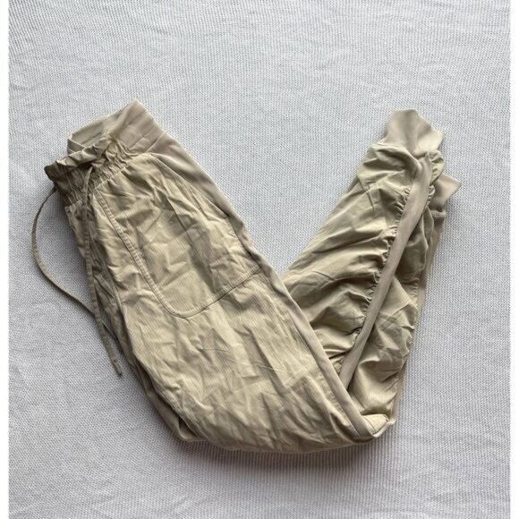 Lululemon Beyond the Studio 7/8 Jogger - Picture 2 of 8